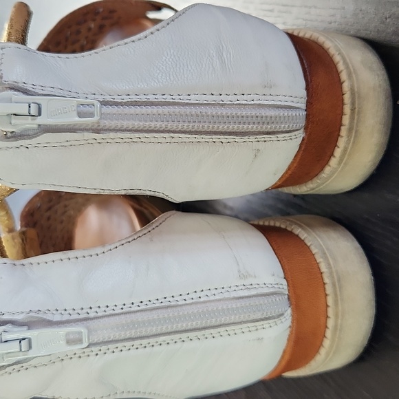 EUC Browns Leather Sandals - Size 8.5 - Picture 4 of 5